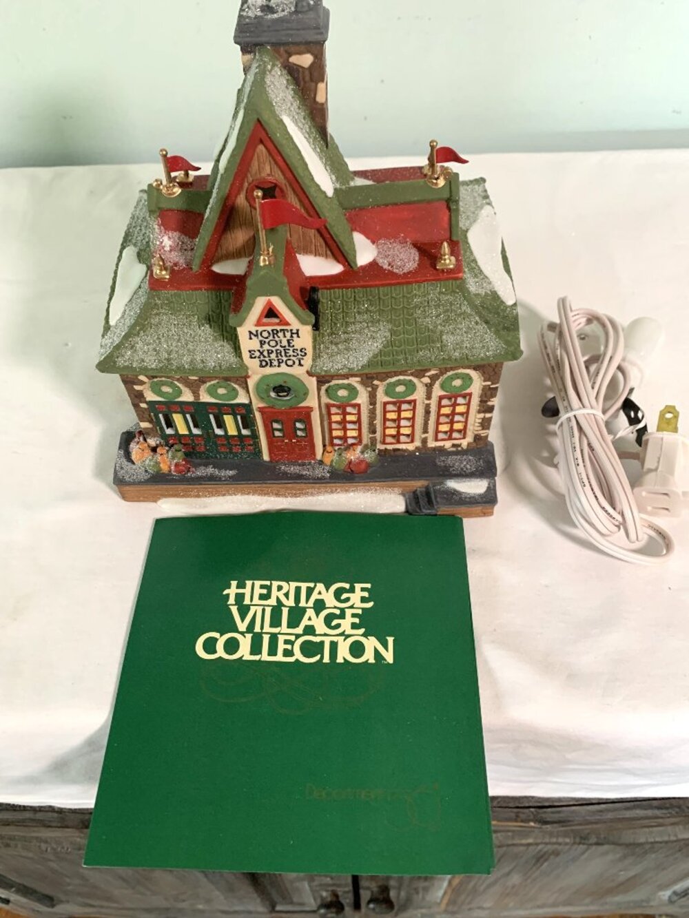 Department 56 North Pole Express Depot-56278